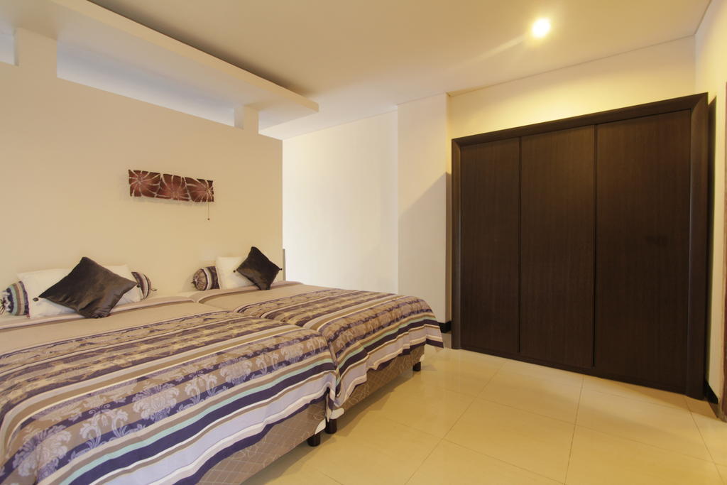 Alit Beach Resort And Villas Sanur Rum bild