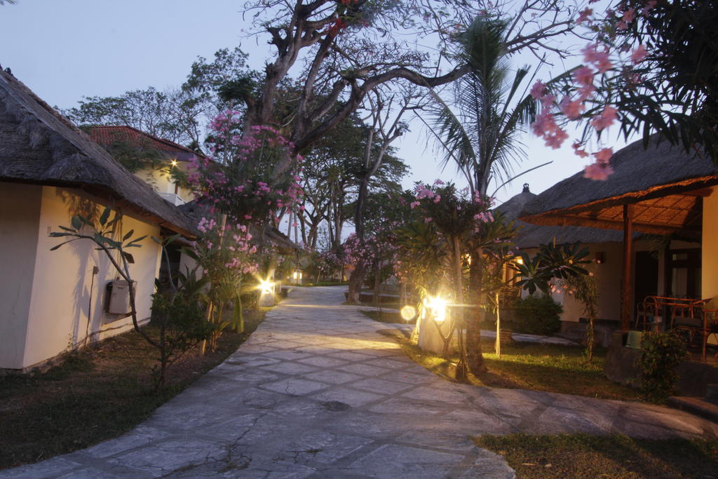 Alit Beach Resort And Villas Sanur Exteriör bild