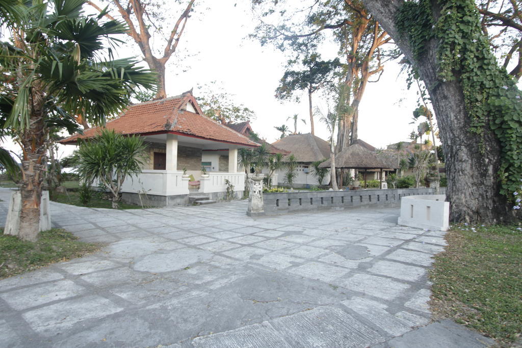 Alit Beach Resort And Villas Sanur Exteriör bild