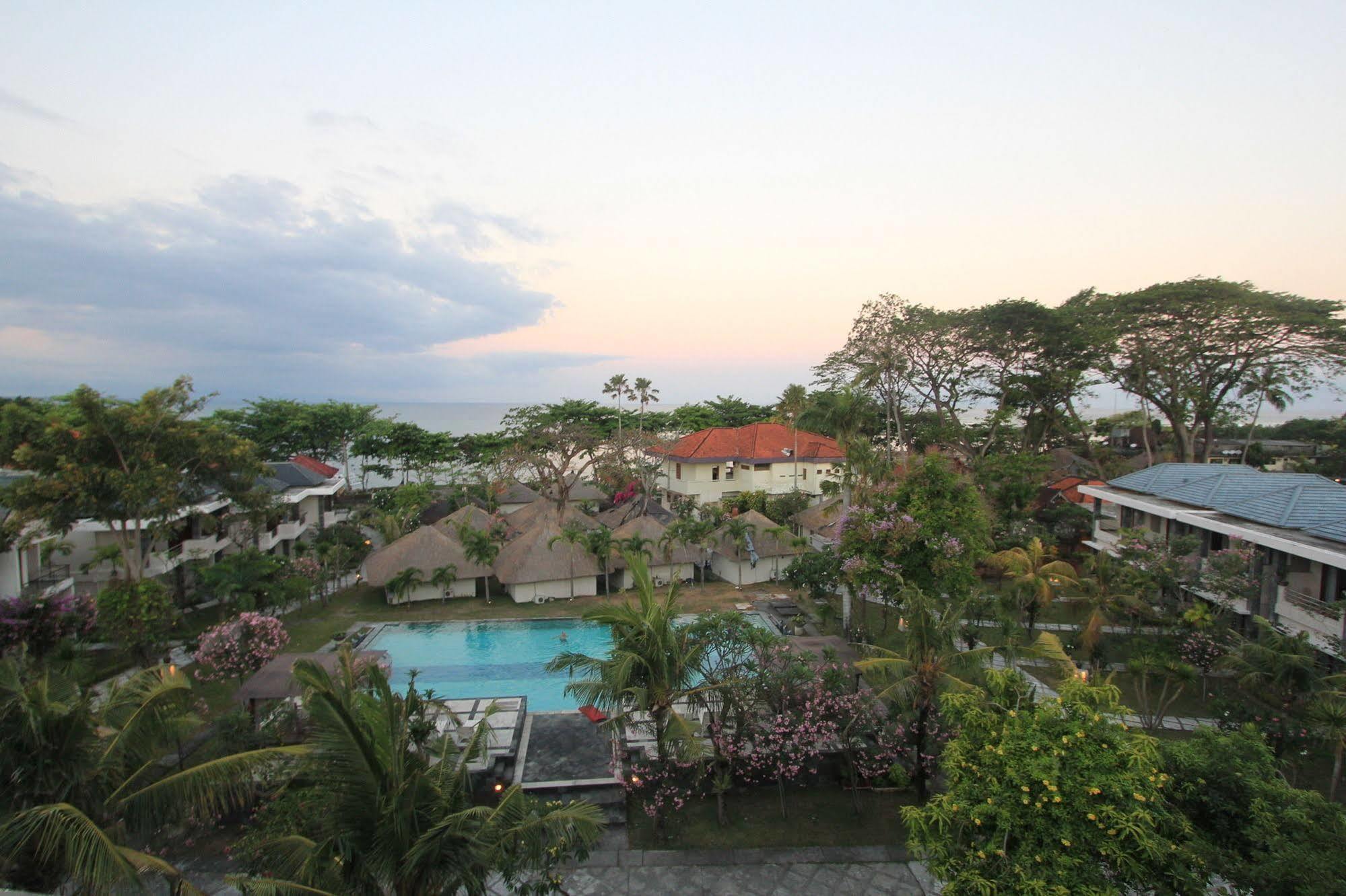 Alit Beach Resort And Villas Sanur Exteriör bild