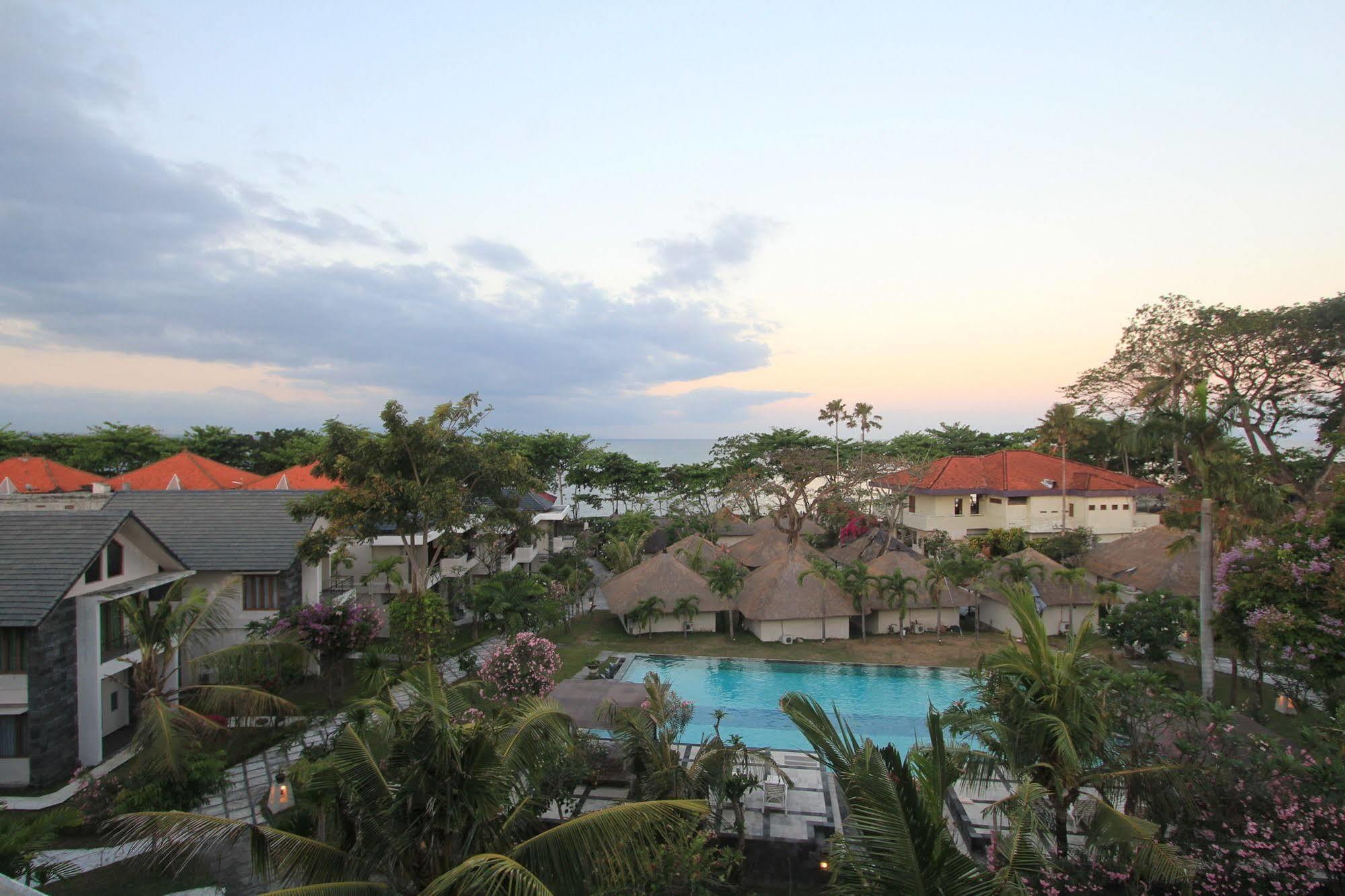 Alit Beach Resort And Villas Sanur Exteriör bild